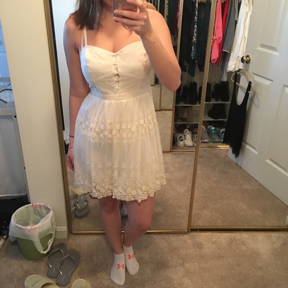 American Eagle Outfitters Dresses & Skirts - White embroidered dress with stitched flowers